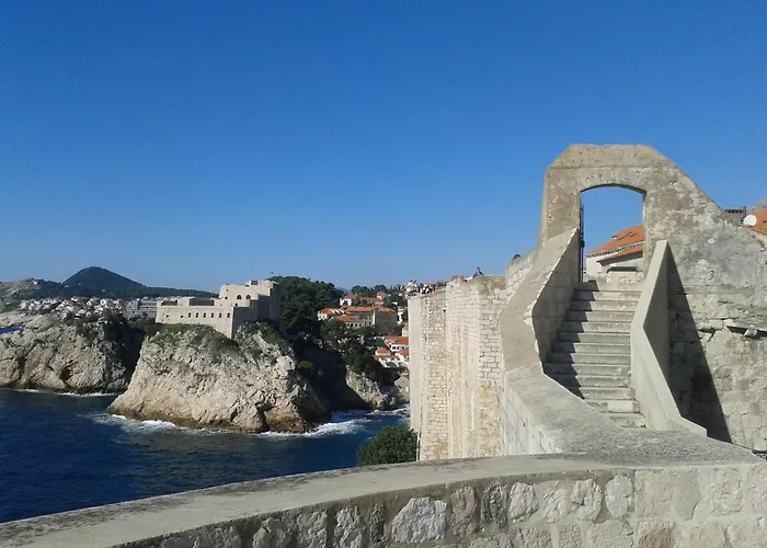 Old Harbour Center Ντουμπρόβνικ