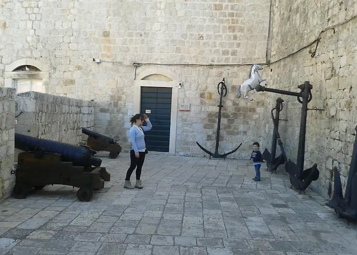 Old Harbour Center Διαμέρισμα *