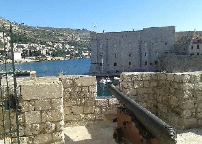 Old Harbour Center * Ντουμπρόβνικ